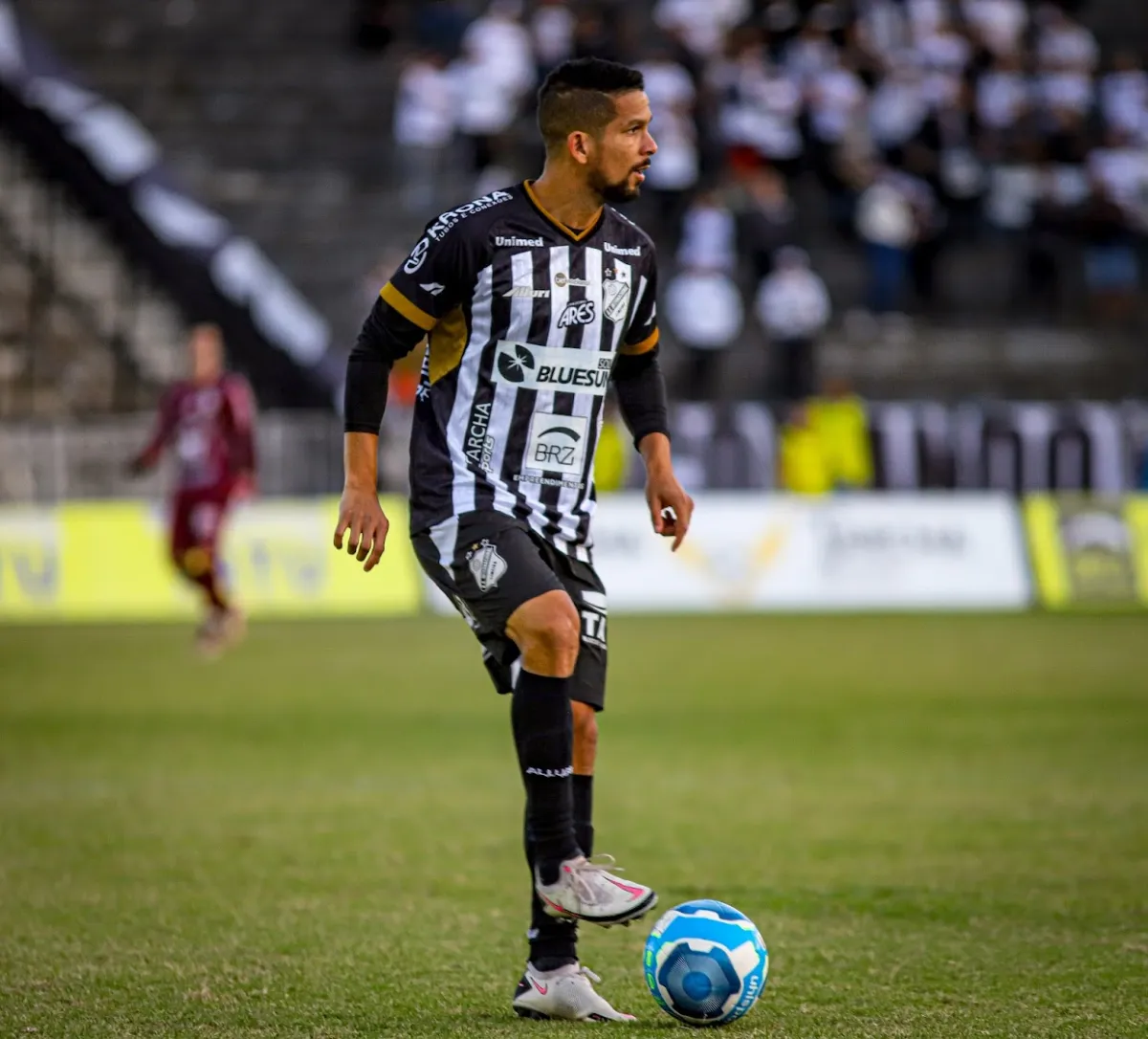Atleta lateral direito muriel magalhaes