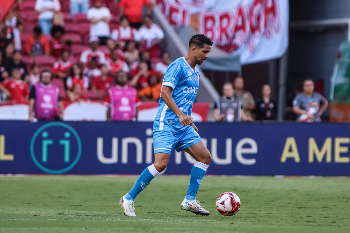 Atleta lateral direito muriel magalhaes