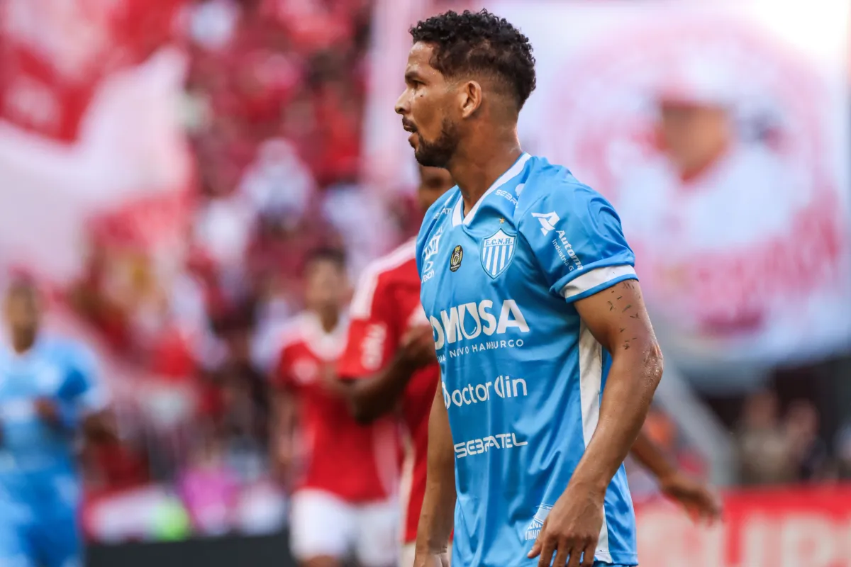 Atleta lateral direito muriel magalhaes